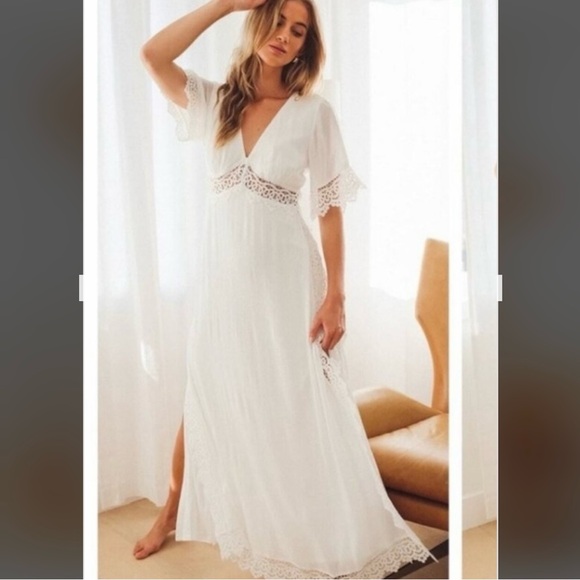 Lulus Dresses & Skirts - Lulu's White Lace Maxi Dress